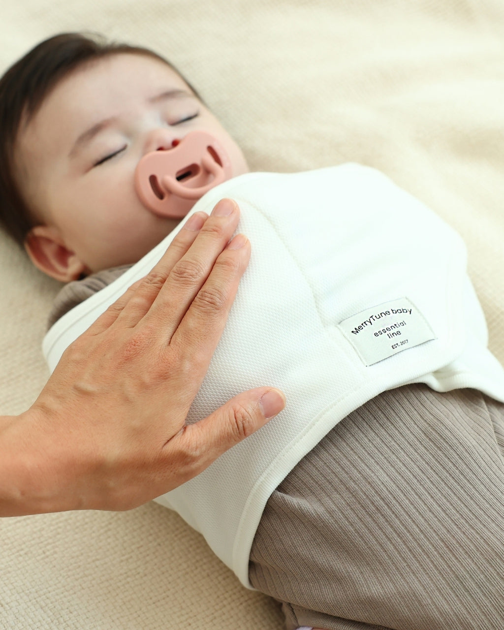 Newborn Silent Swaddle Strap