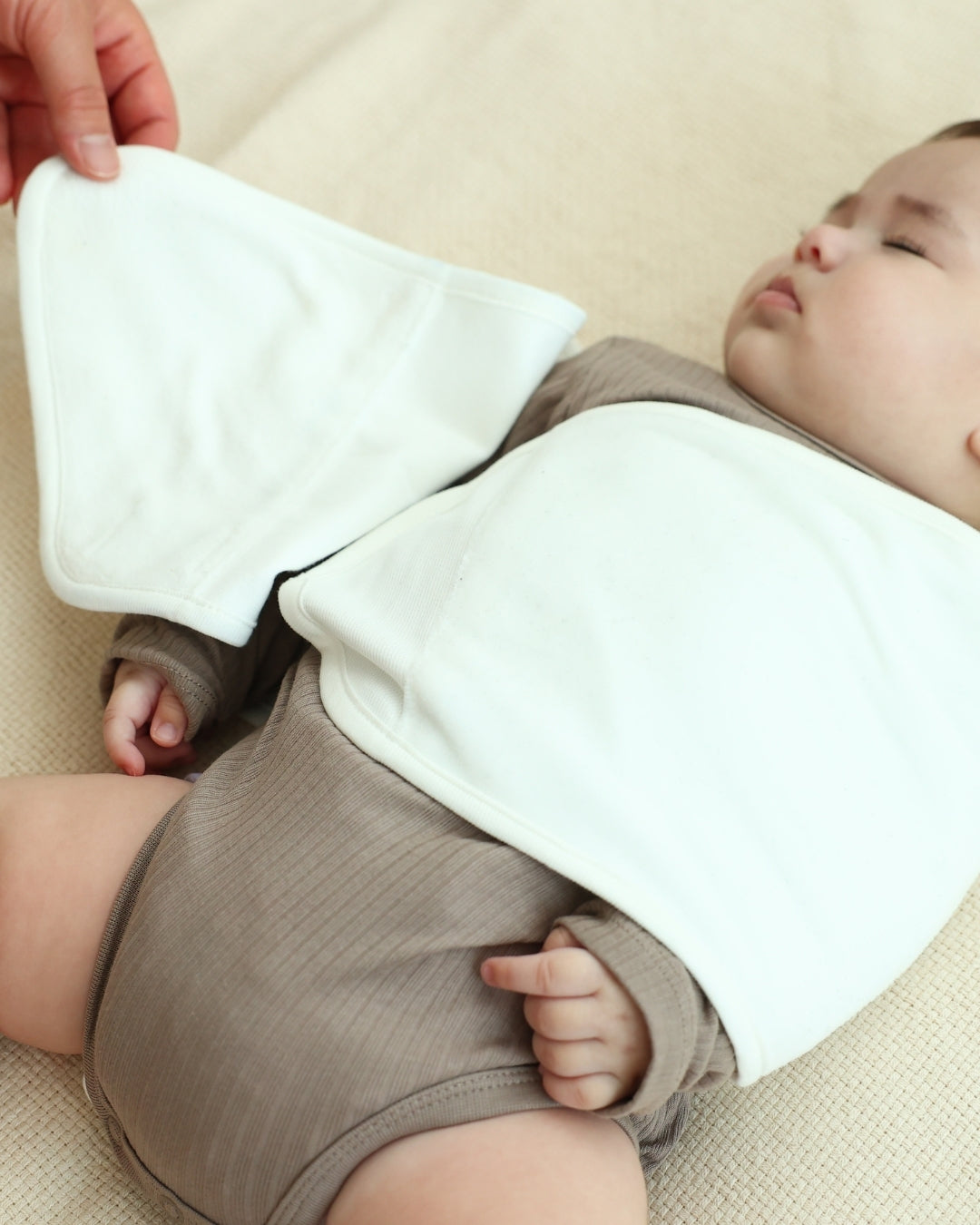 Newborn Silent Swaddle Strap